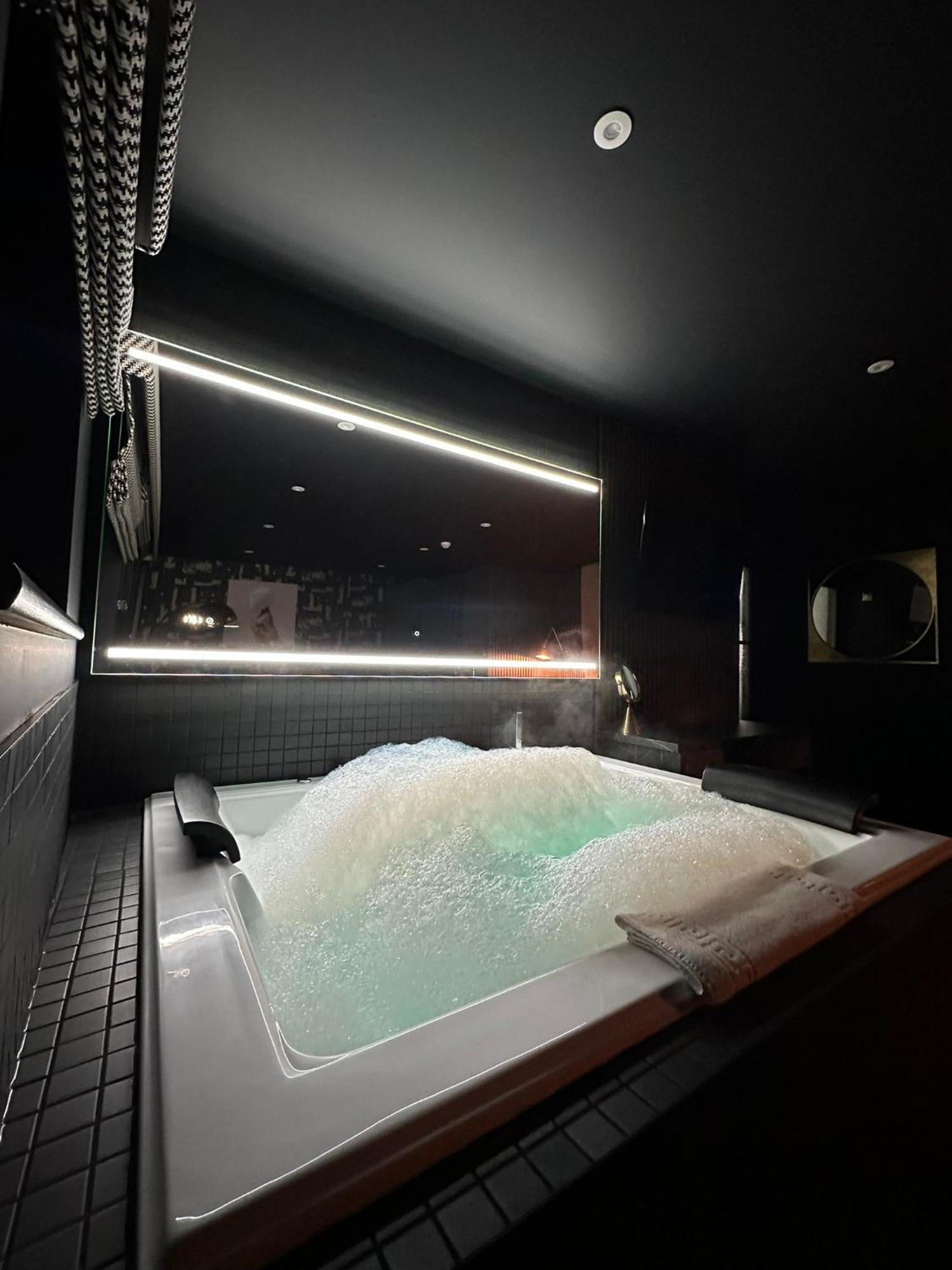 Secret Suites 兰卡斯特 外观 照片