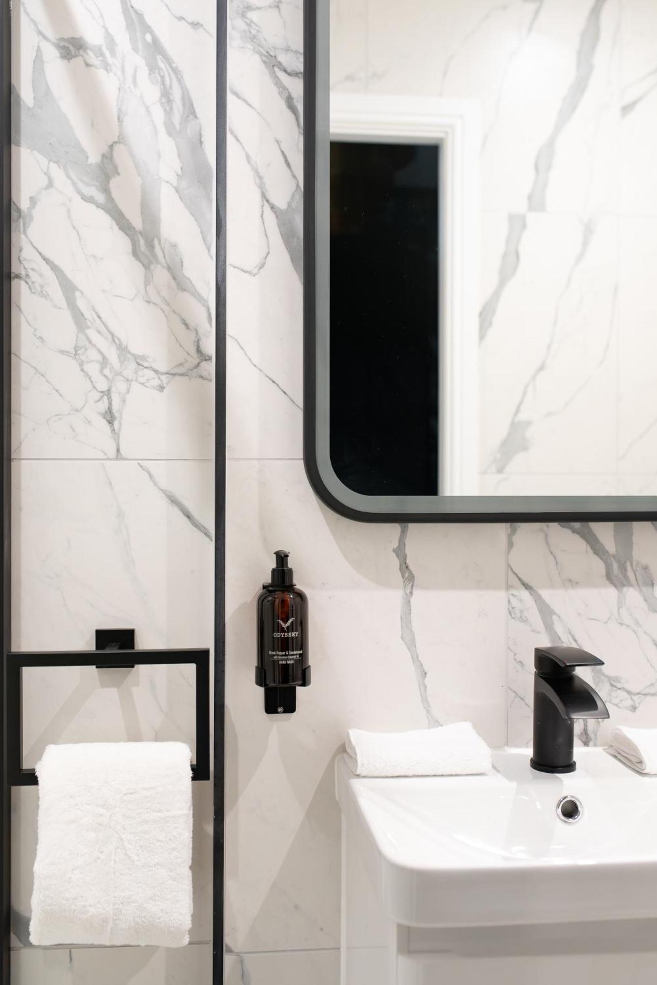 Secret Suites 兰卡斯特 外观 照片